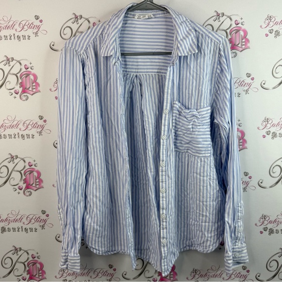 beachlunchlounge Tops - beachlunchlounge long sleeve button up Light Blue and White Striped Shirt